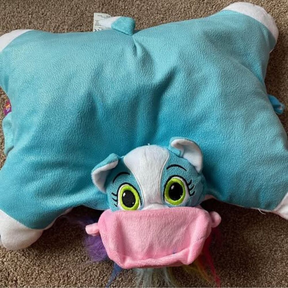 Flipazoo kids plush pillow